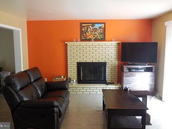 3rd image of 52 Lamberts Ln