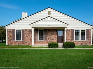 7735 Lake Ridge Dr, Waterford, MI 48327