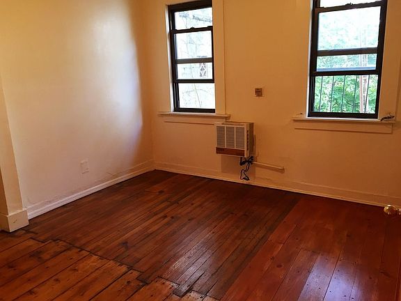 5th image of 392 Van Brunt St APT 1