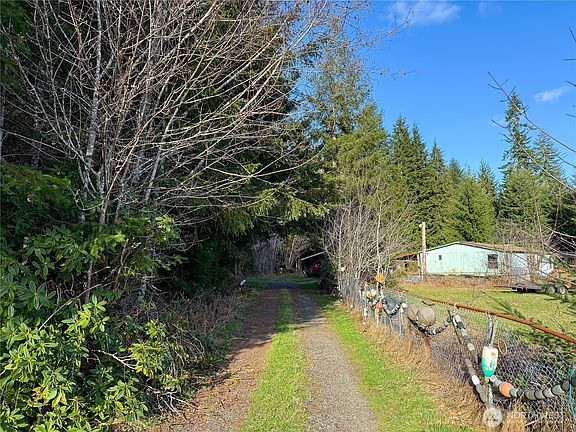 4th image of 3190 E Hoquiam Road