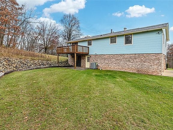 3rd image of 220 Silverdale Dr