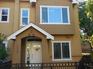 2222 Raspberry Ln, Mountain View, CA 94043