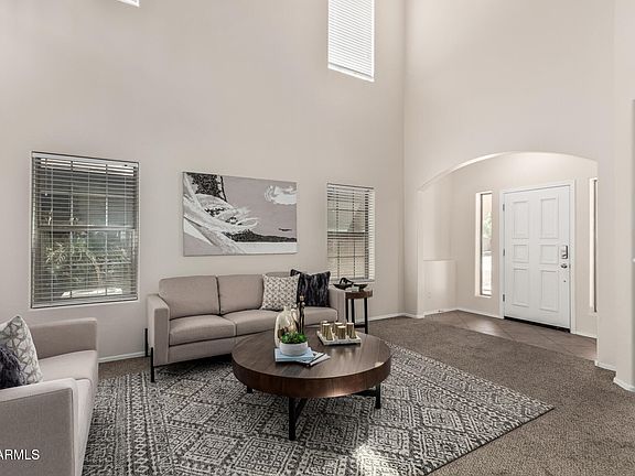 3rd image of 992 E SOURWOOD Drive