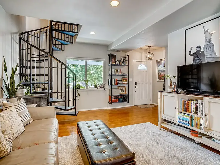 15 E Maple Ave — Photo 3