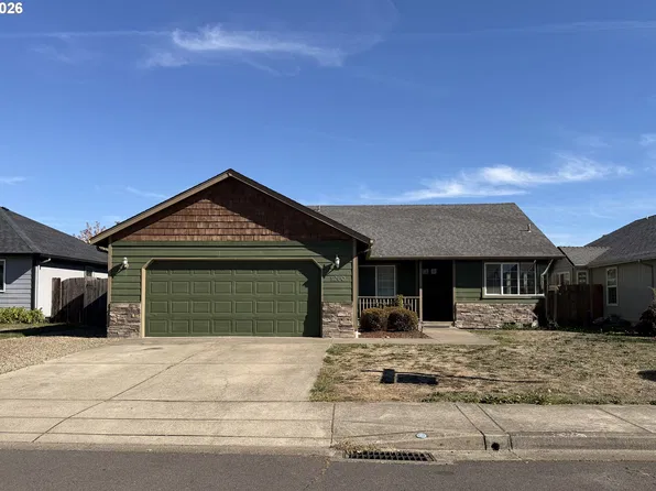 1260 Hazelnut Ct, Creswell, OR 97426
