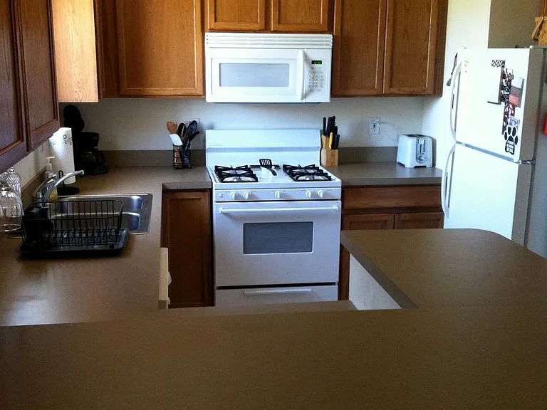 2411 Beech St — Photo 1