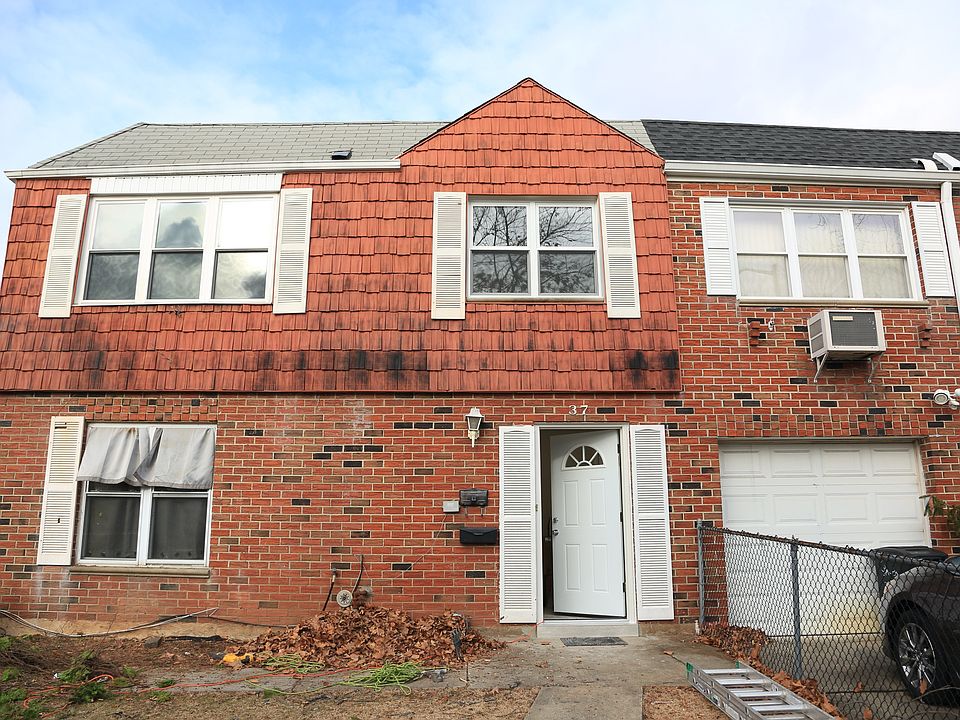 1st image of 37 Comstock Ave Floor 2