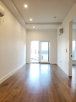 Rented by Signature Property Realty | media 20