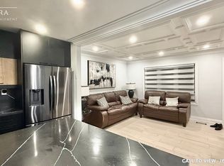 32 Dromore Cres #1, Toronto, ON M2R 2H5