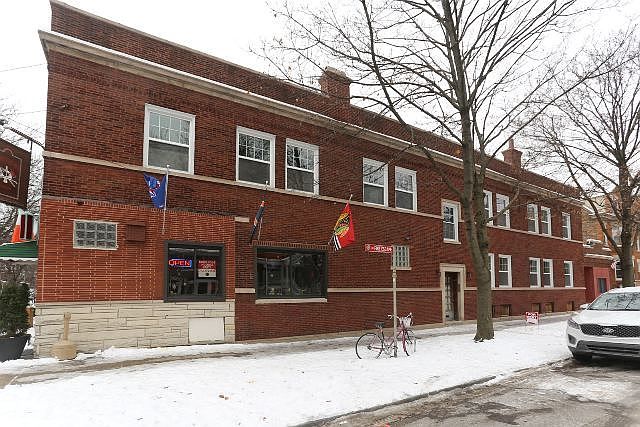 1st image of 3753 N Leavitt St #1
