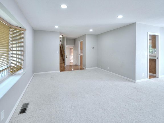 3rd image of 1843 Cape Hatteras Way