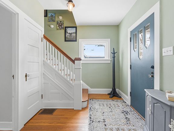 5th image of 1202 W Oakdale Dr