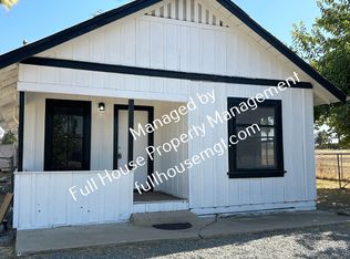 452 N Park St, Porterville, CA 93257