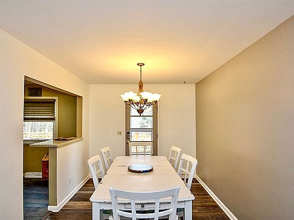 5th image of 8722 Wonderland Ave NW