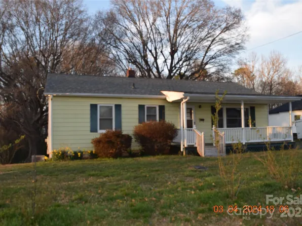 212 W Poplar St, Stanley, NC 28164