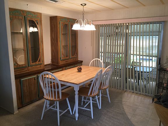 4th image of 376 NE Jade Cir