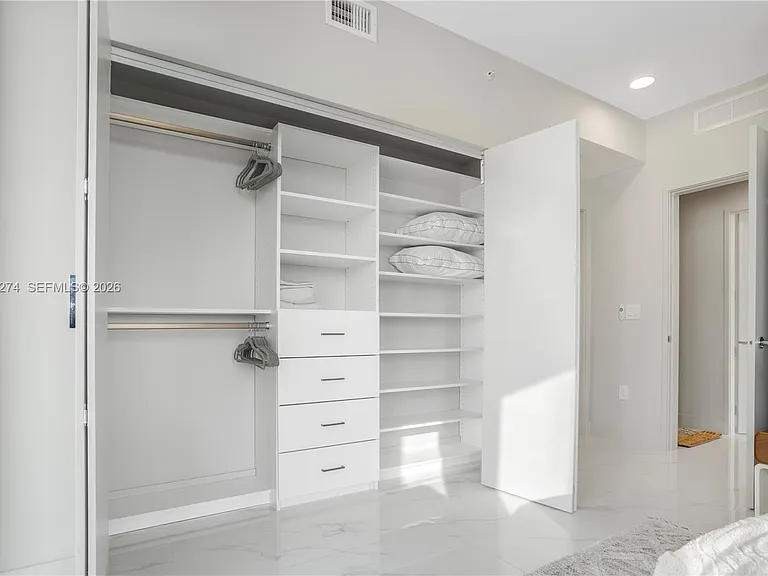 700 NE 24th St #901 — Photo 51