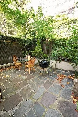 Rented by Universal Realty Group | media 5