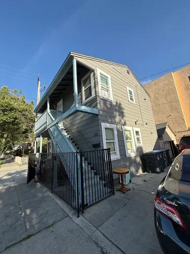 E Walnut St Photo 1