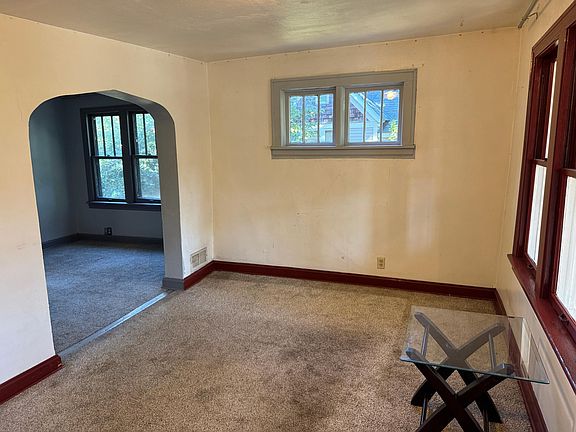 3rd image of 849 Woodbridge St