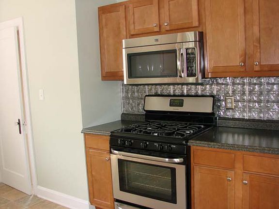 4th image of 342 Grant St