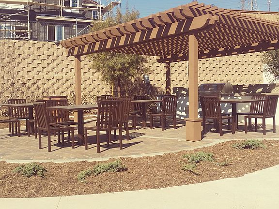 4th image of 205 Encanto Ln