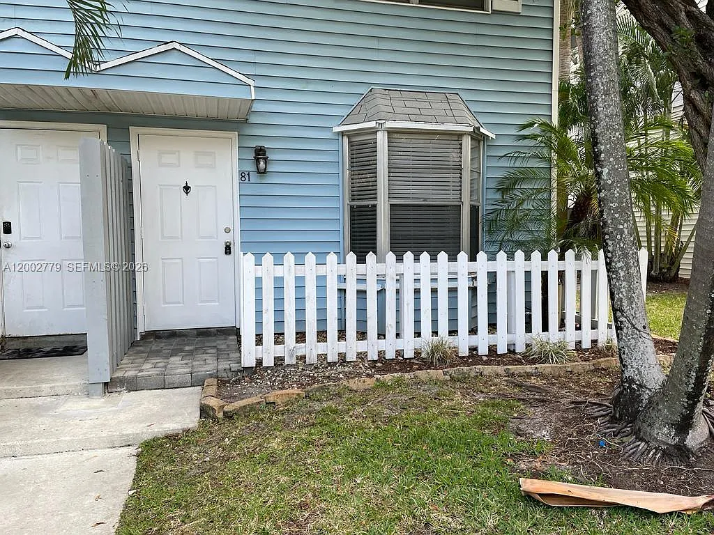 Building Photo - 81 SW 3rd St #81
