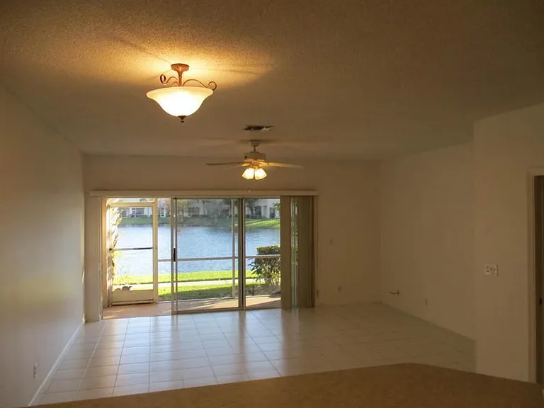 4616 Palmbrooke Cir — Photo 1