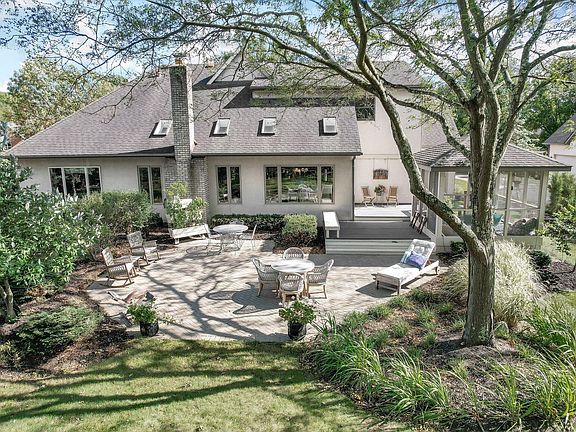 2nd image of 8816 Chateau Dr