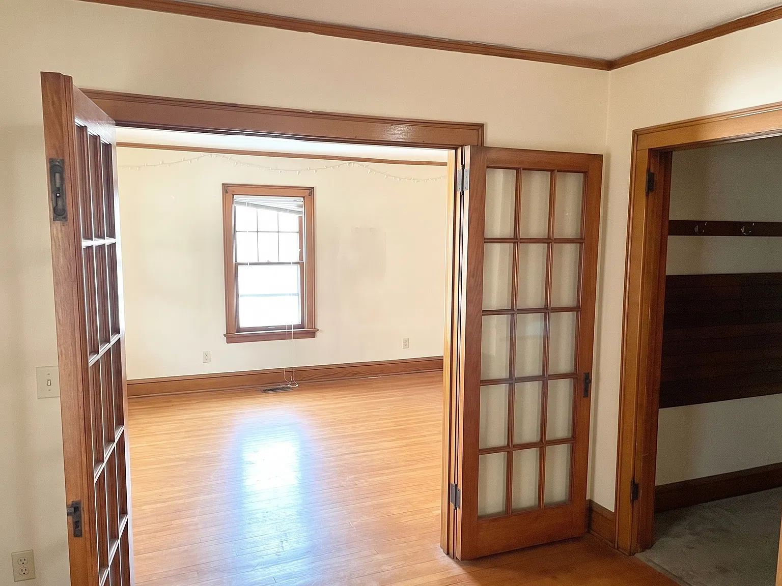 5 bed, 1588 sqft, $5,395 — Photo 4
