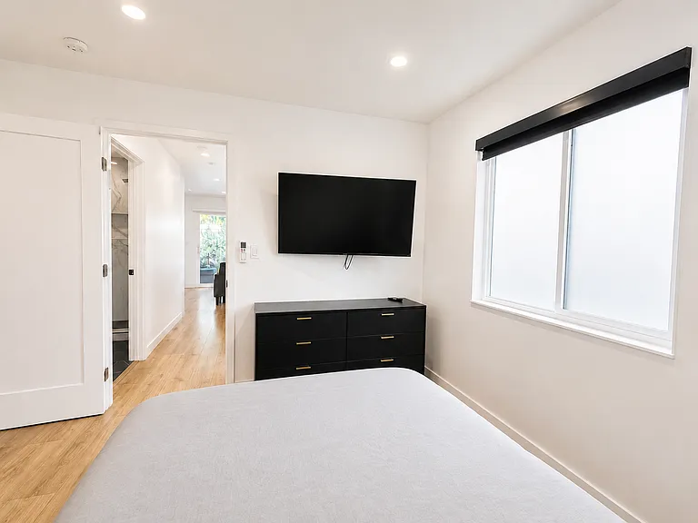 5735 Wilhelmina Ave — Photo 15