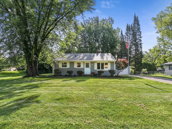 3418 Greenbrier St, Vadnais Heights, MN 55127