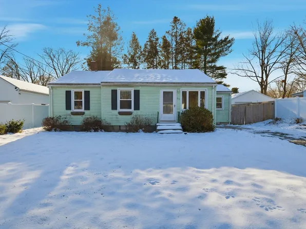 55 Gardens Dr, Springfield, MA 01119