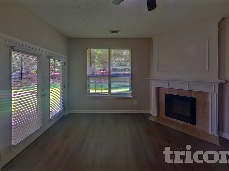 3329 Coach House Ct — Photo 4