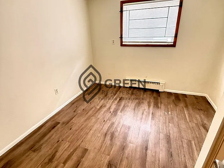 450 S Dearborn Ave — Photo 3