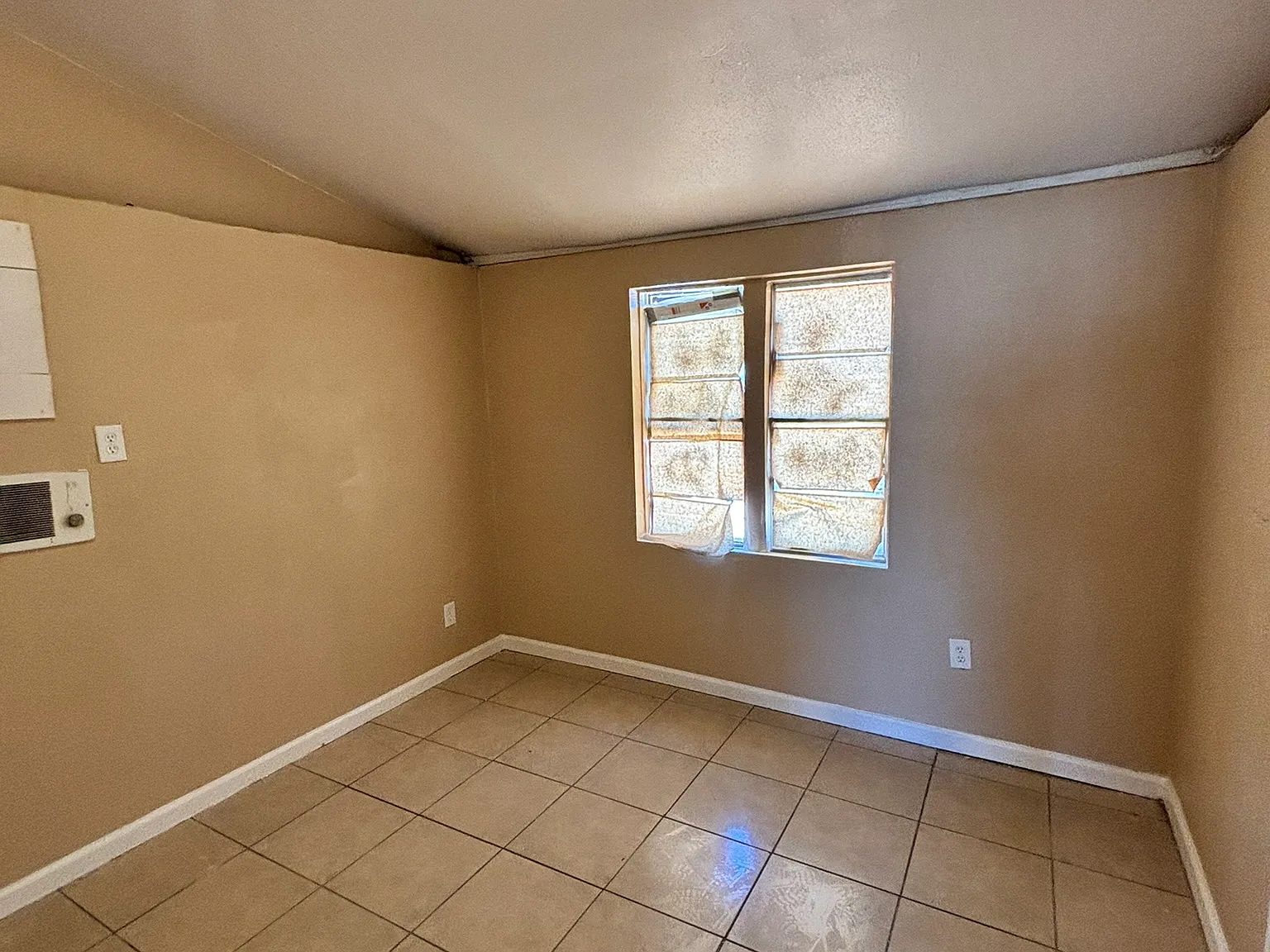1 bed, 900 sqft, $800 — Photo 2