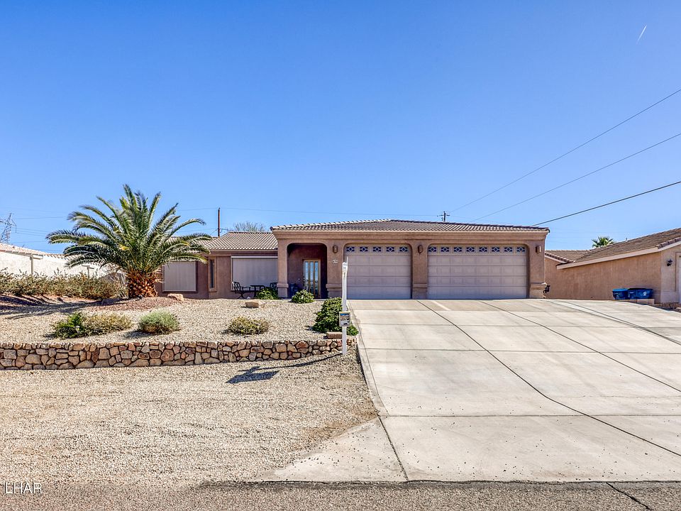 1st image of 690 Desert View Dr