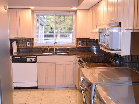 4th image of 1244 Linda Ln