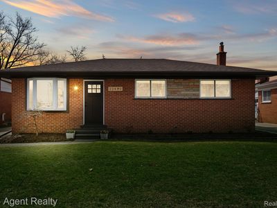 22820 Violet St, Saint Clair Shores, MI, 48082