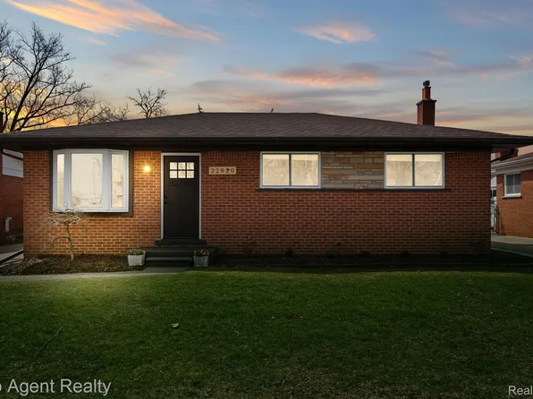 22820 Violet St, Saint Clair Shores, MI 48082