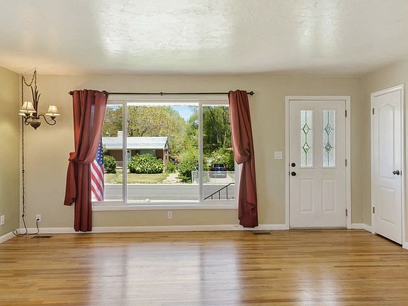 3rd image of 5485 W Maudine Ave