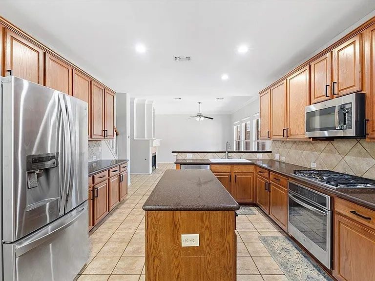 1121 London Dr — Photo 21