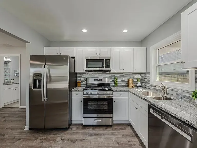 423 S Westmore Ave #3 — Photo 12