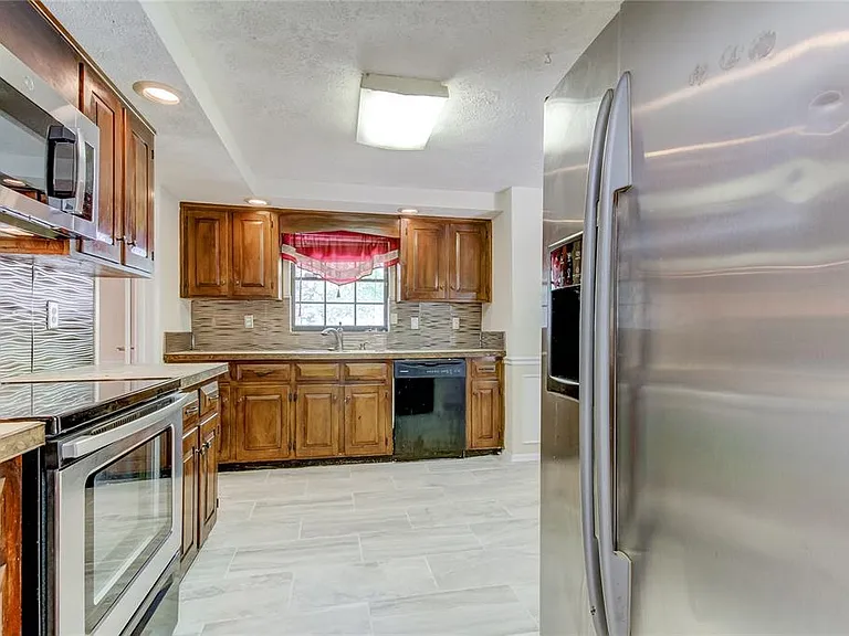 10406 Reclinata Ln — Photo 14