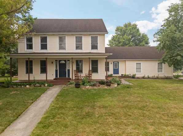 1205 Cody Cir, Saline, MI 48176