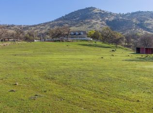 7029 Rodeo Dr, Sanger, CA 93657