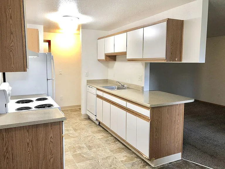 Farisswood Apartments — Photo 8