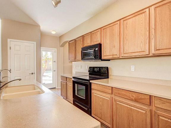 4th image of 3614 N 131st Dr