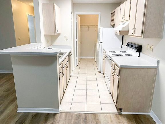 4th image of 2533 Grassy Point Dr Unit 101