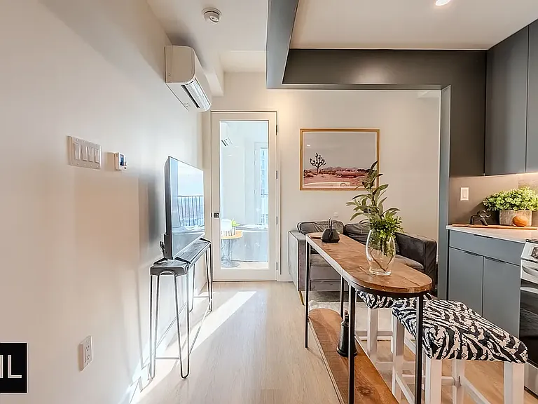 931 Carroll St #C1012 — Photo 3